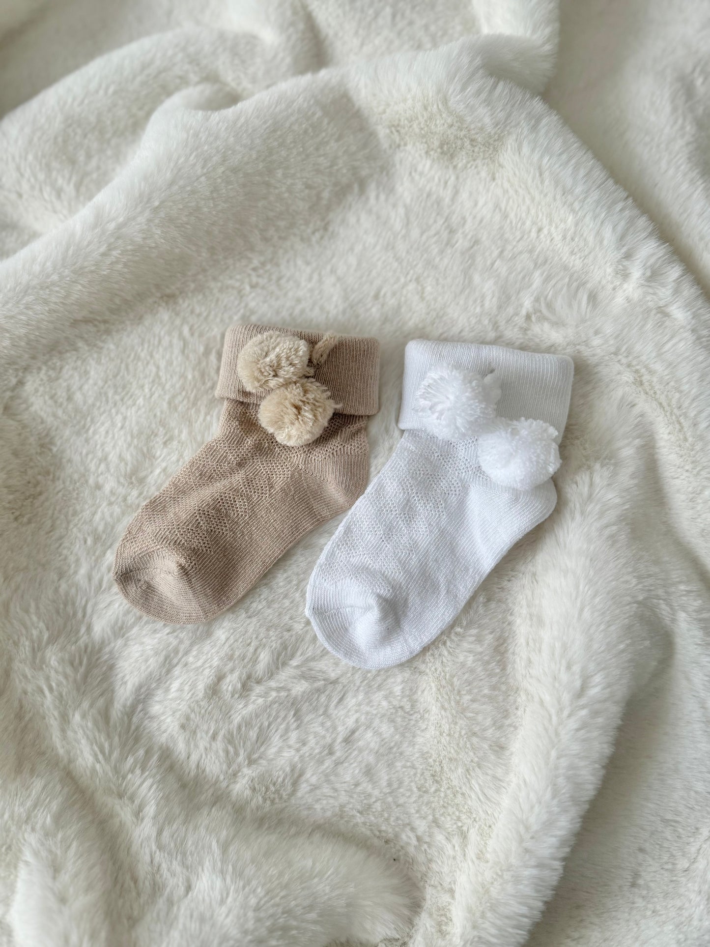Ankle Pom Pom Socks
