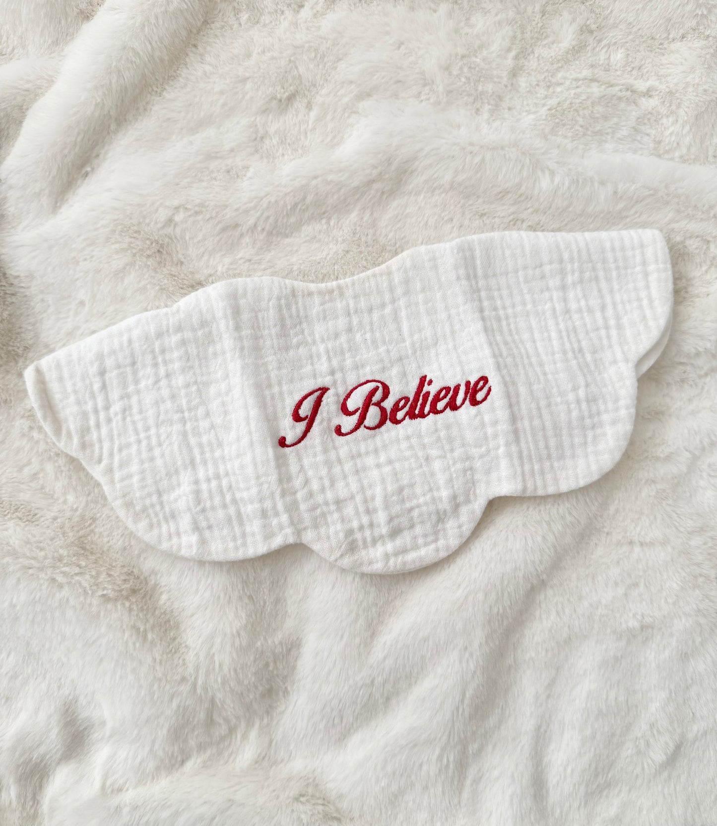 Christmas Scallop Bib