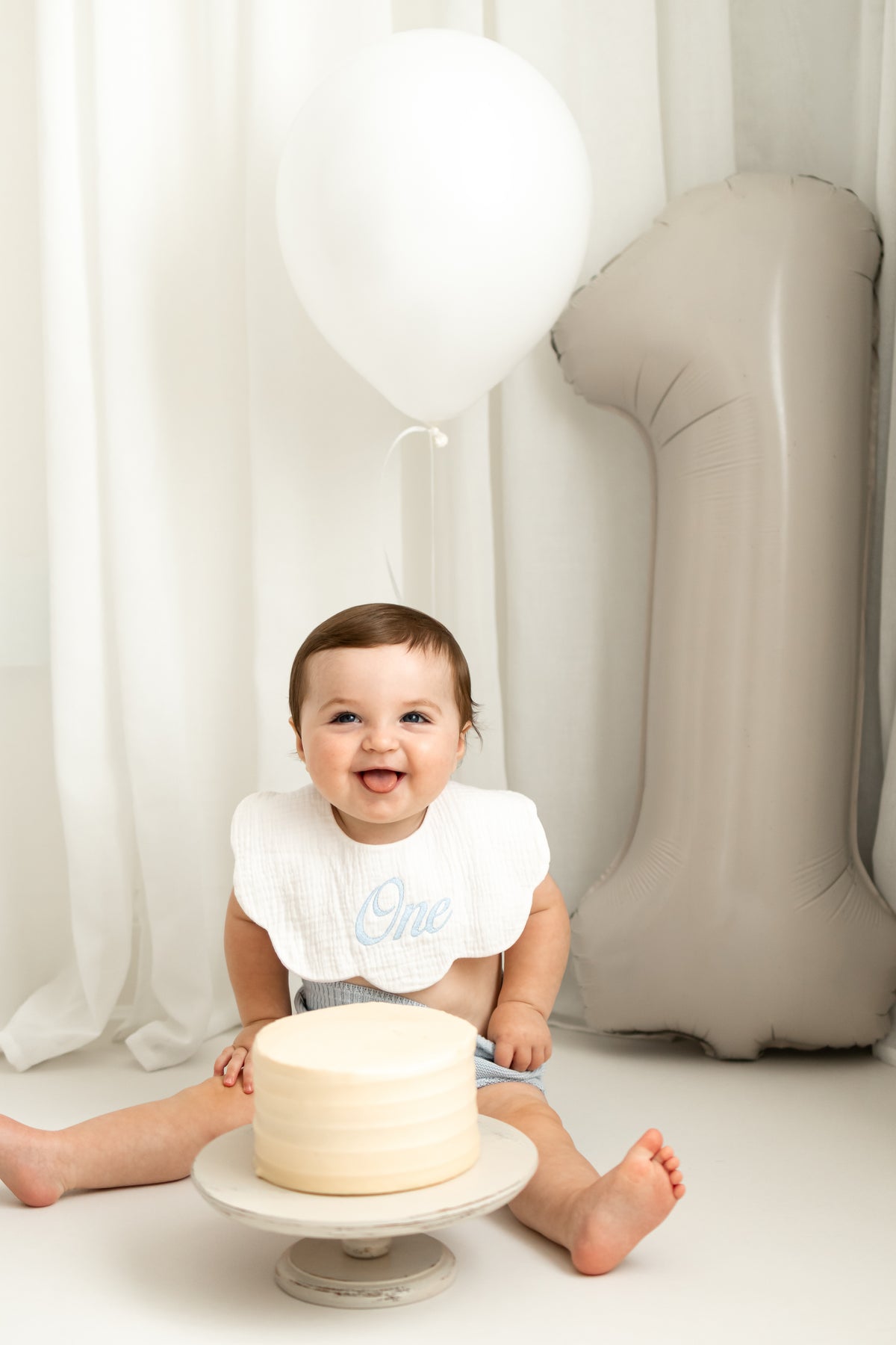 Scallop Birthday Bib